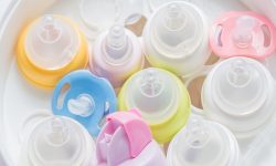 De 7 beste babyflessen voor reflux